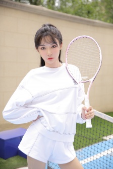 动漫男生摸女生胸